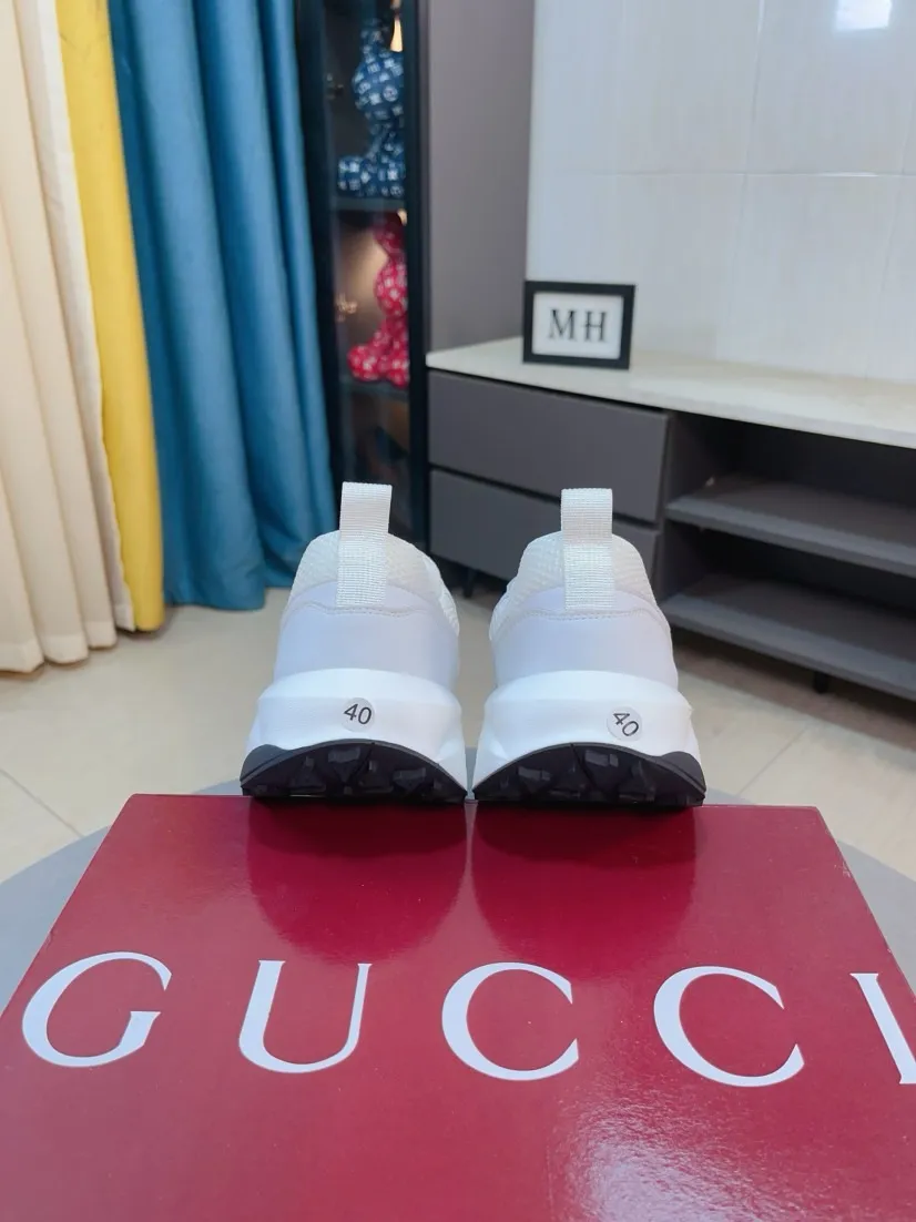 Men's shoes 💰440🌹🌹GUCCI [Gucci] New high-end brand of men's shoes, the latest fashionable casual men's shoes, trendy and versatile style, relaxed and sporty style, uppers imported from Italy, first-layer cowhide, genuine leather lining and ultra-fine workmanship. Original personalized fashionable rubber wear-resistant outsole, light and comfortable on the foot, size 38-44